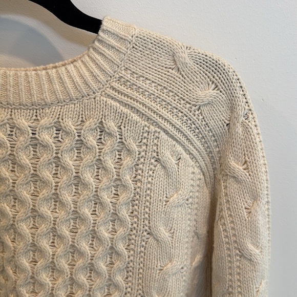 Universal Thread Fisherman Sweater in Cream. Size Small. - Picture 2 of 4